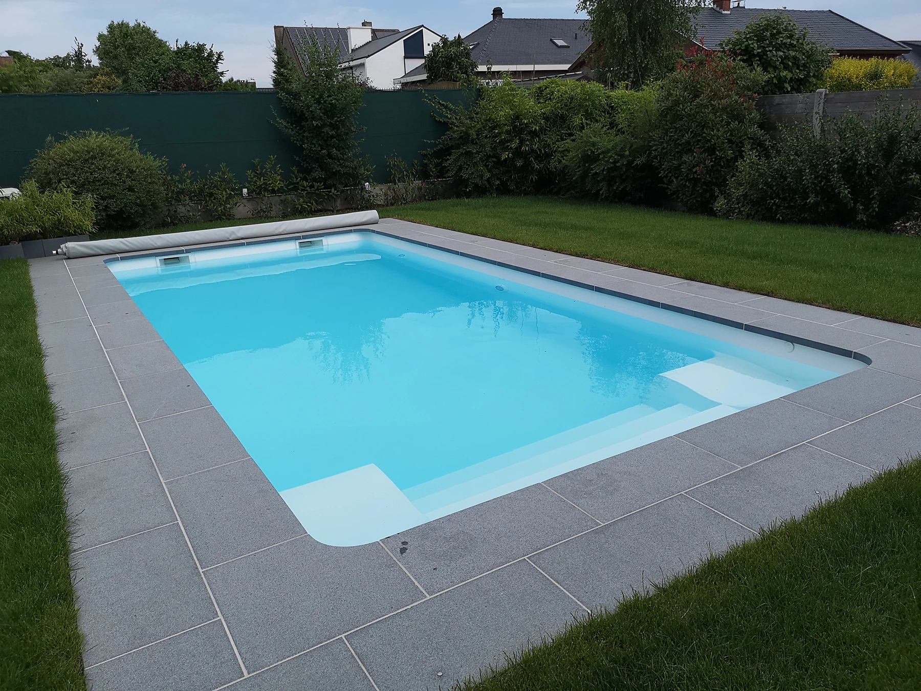 lisa-blanche-bache-barre-dc-piscine